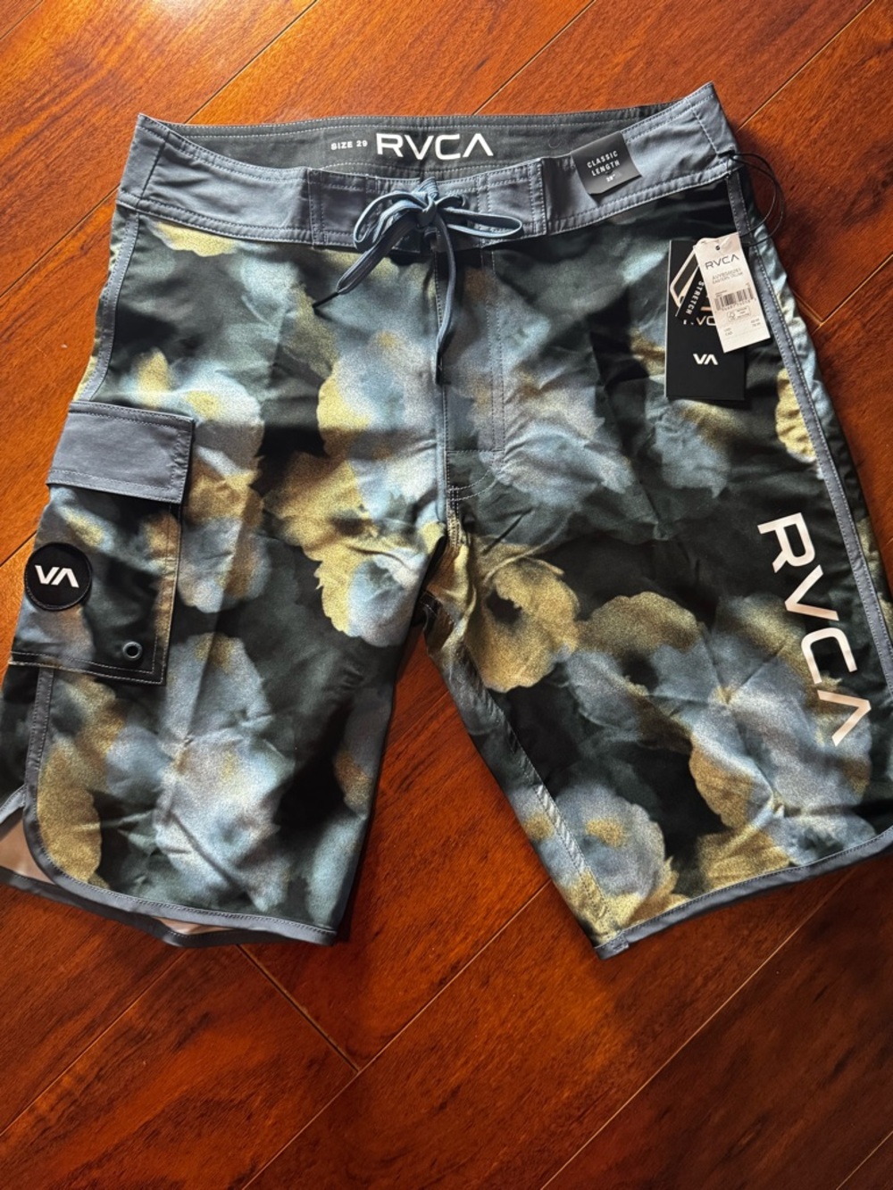 RVCA Men's Floral Camo Board Shorts Swimming Trunks 29 Waist NWT Blue Floral
